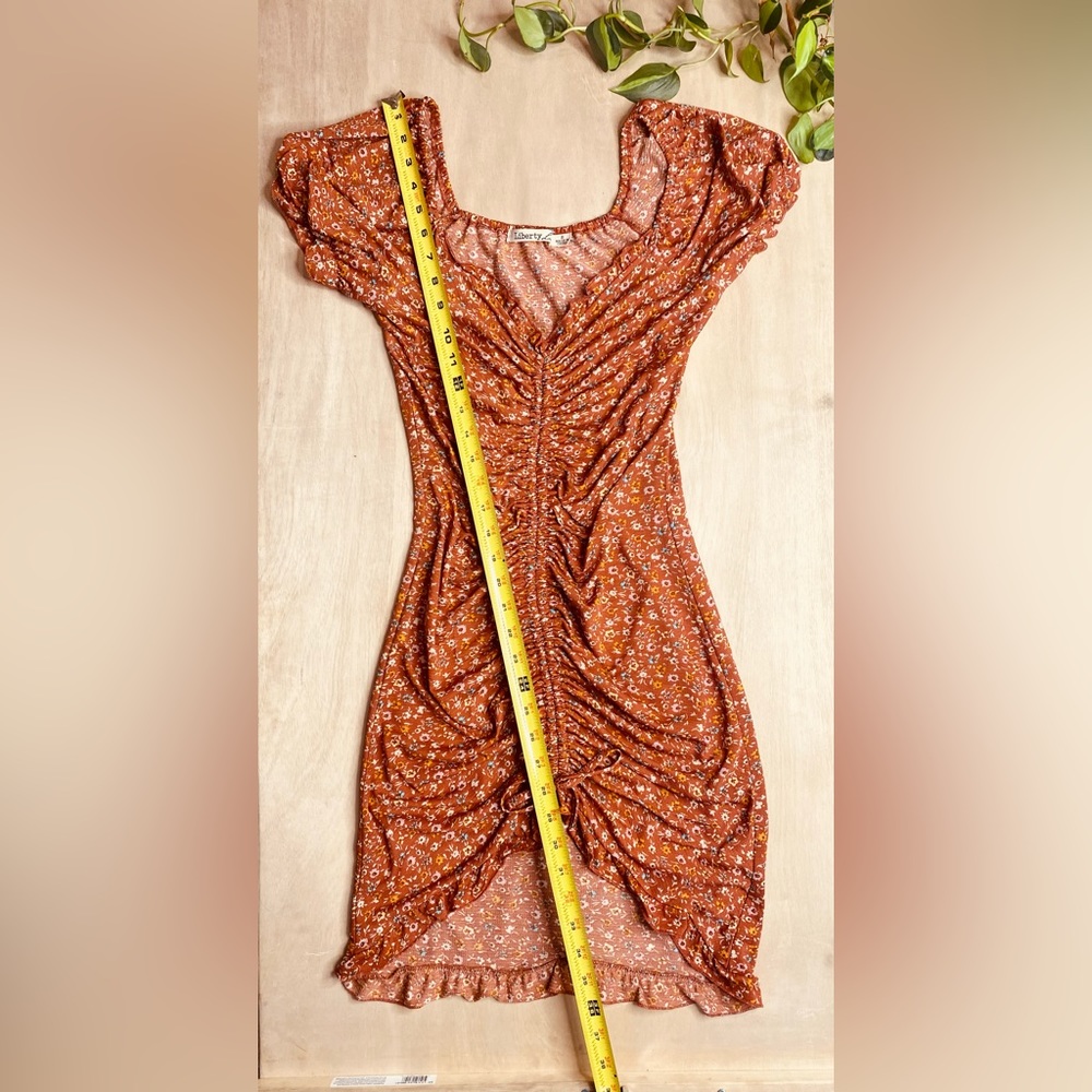 Ditsy Ruched Bodycon Dress - Picture 3 of 6